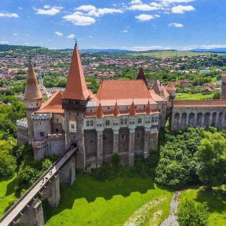 Happy Place :) Hunedoara Buitenkant foto